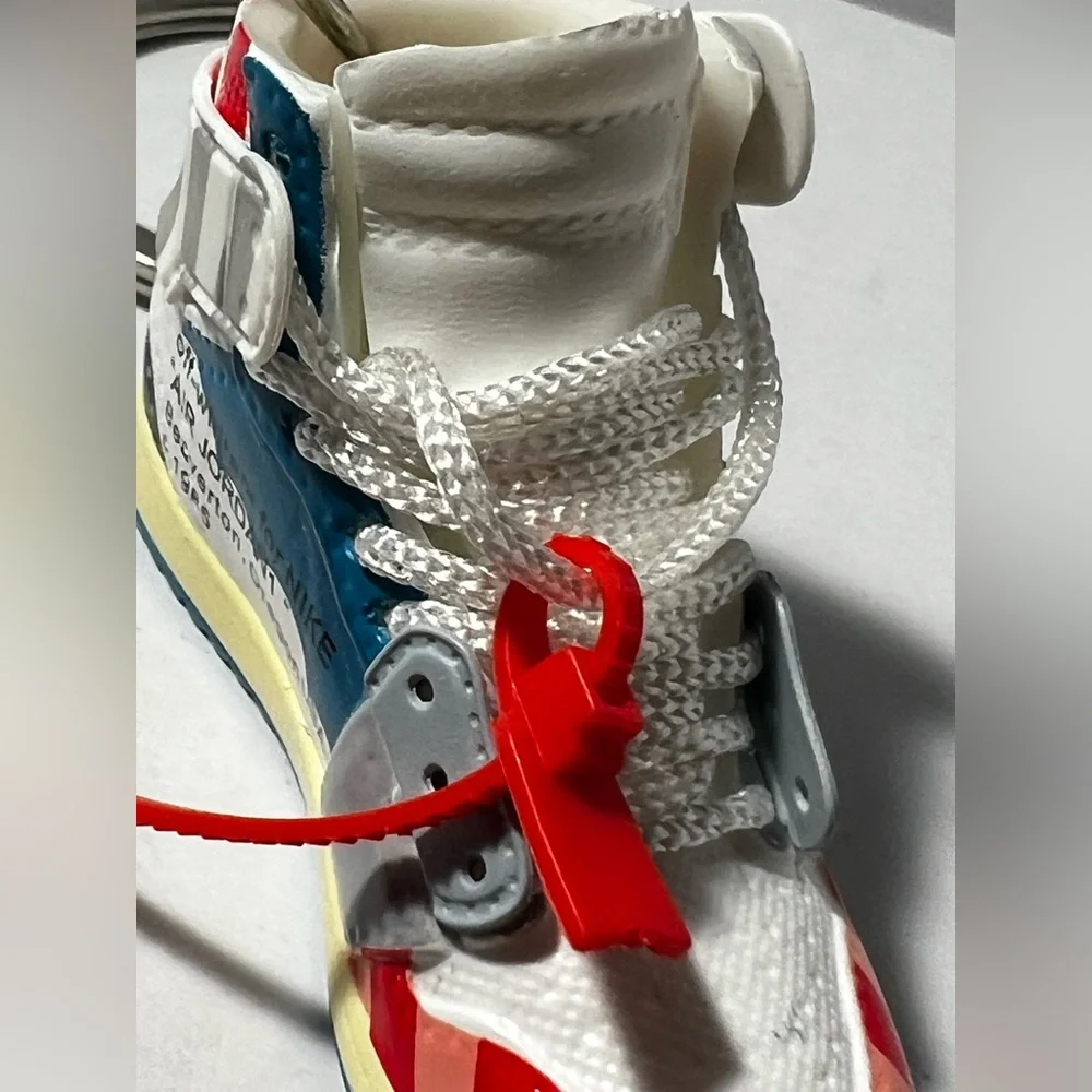 3D Mini Sneaker Keychain‎ Red White Blue high top trinket novelty